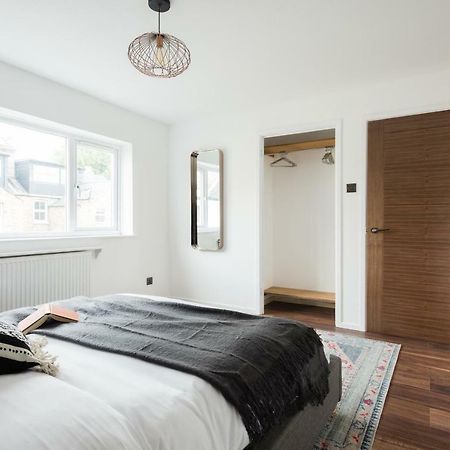 The Century Chalet - Contemporary 2Bdr Townhouse With Parking Apartment Oxford Exterior photo